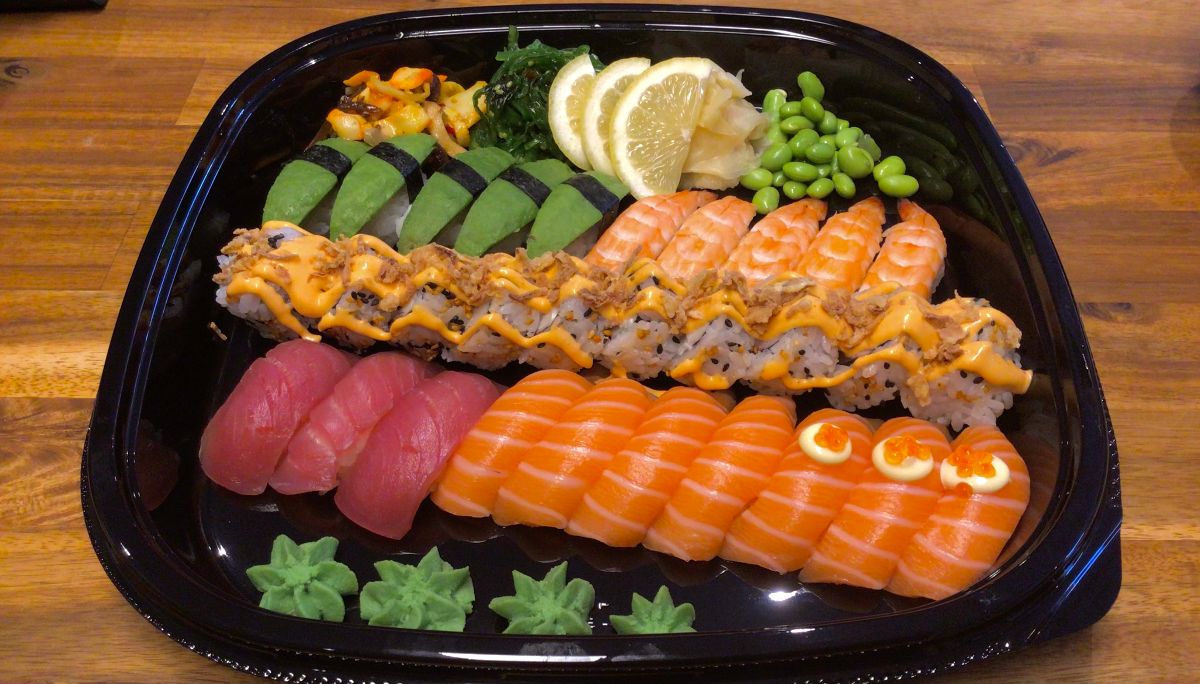 Meny 3. 30 bitar.( 10 bitar Tempura rullar, 20 valfria nigiri)